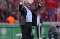 今晨西汉姆备战德国杯，遗憾出局细节曝光，球迷炸锅，更衣室氛围转暖(联赛杯曼联01西汉姆联无缘16强)-米兰平台