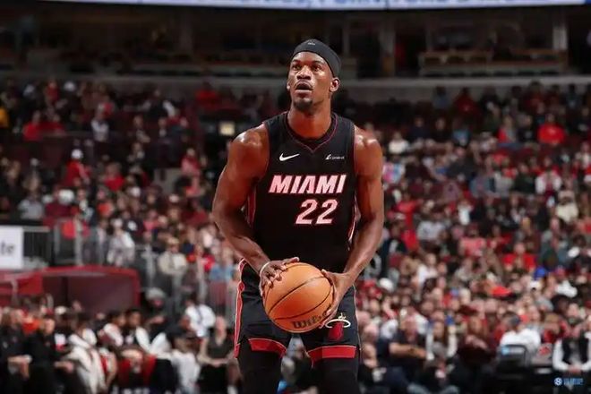 赛后NBA常规赛焦点战,芝加哥公牛防线松动,球迷炸锅,控场能力受关注的简单介绍 赛后NBA常规赛焦点战,芝加哥公牛防线松动,球迷炸锅,控场能力受关注的简单介绍