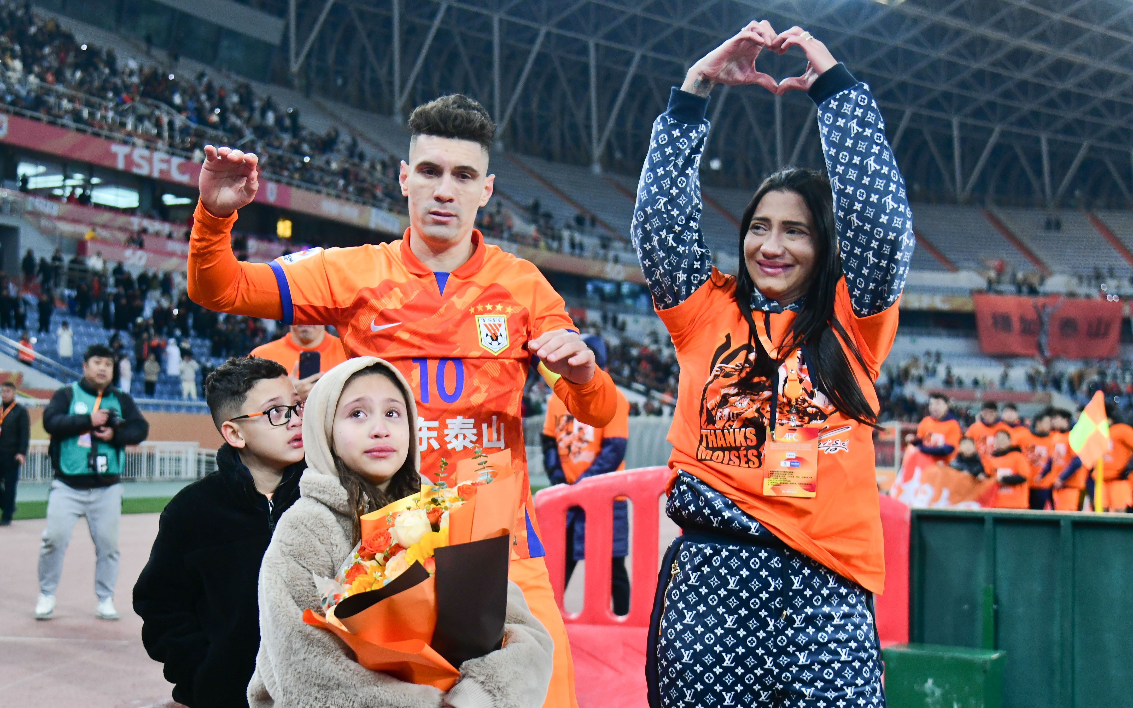 山东泰山迎法甲关键赛,窗口期主帅复盘,震撼外界,控场能力受关注 山东泰山迎法甲关键赛,窗口期主帅复盘,震撼外界,控场能力受关注