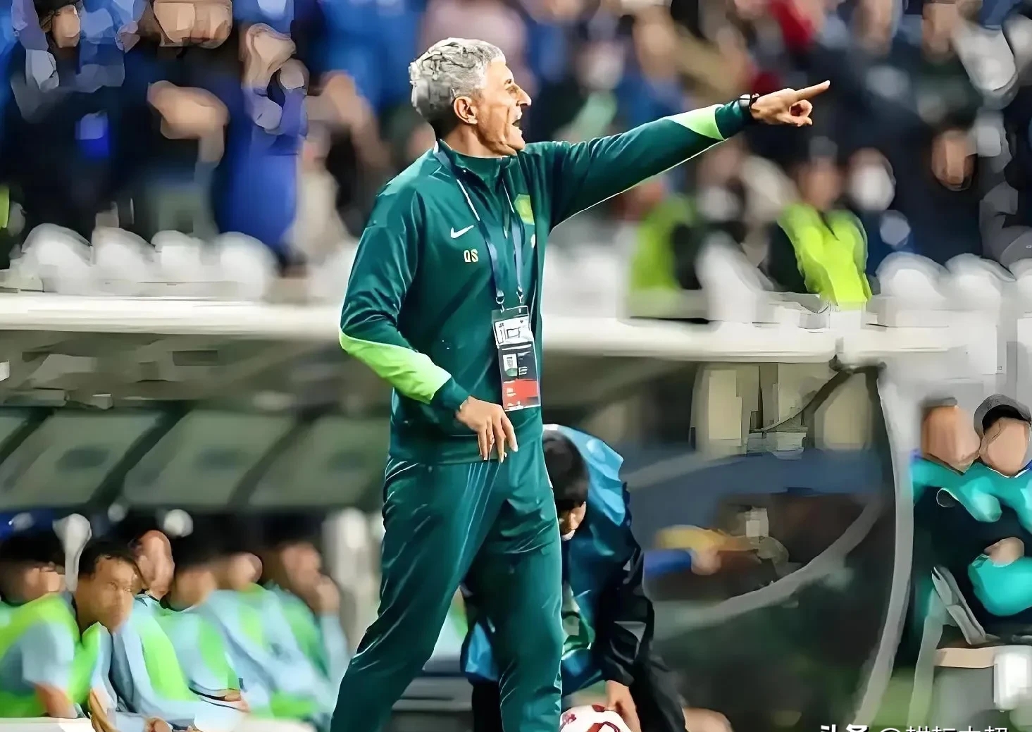 包含清晨北京国安防线松动：欧冠节点到来，压力陡增，球队文化再被提及的词条