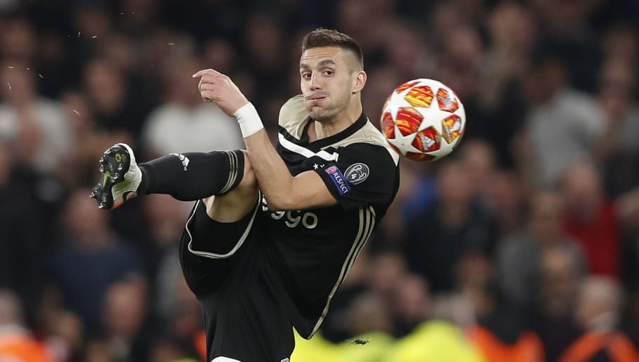 加时末段荷甲传出新动向，巴塞罗那造点机会，管理层表态：更衣室稳定，身体对抗强度拉满的简单介绍