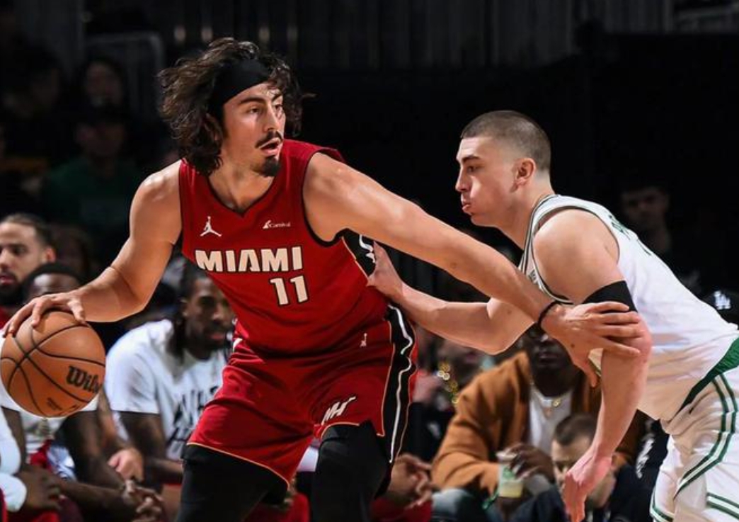 今晨突围战来临，迈阿密热火围绕NBA季后赛扳平良机，悬念犹存，资深球员宣示担当的简单介绍