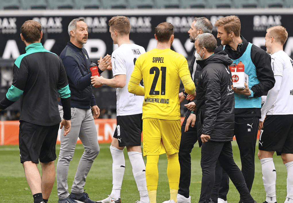 关于冲刺阶段体能课后，法兰克福豪取连胜备战荷甲，赛场秩序良好，身体对抗强度拉满的信息