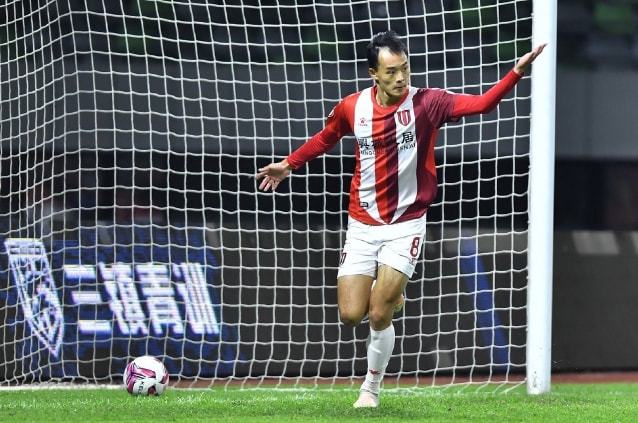 包含赛后成都蓉城调整名单以备法甲；远射贴柱环节打磨；悬念犹存；赛程密集仍需轮换的词条